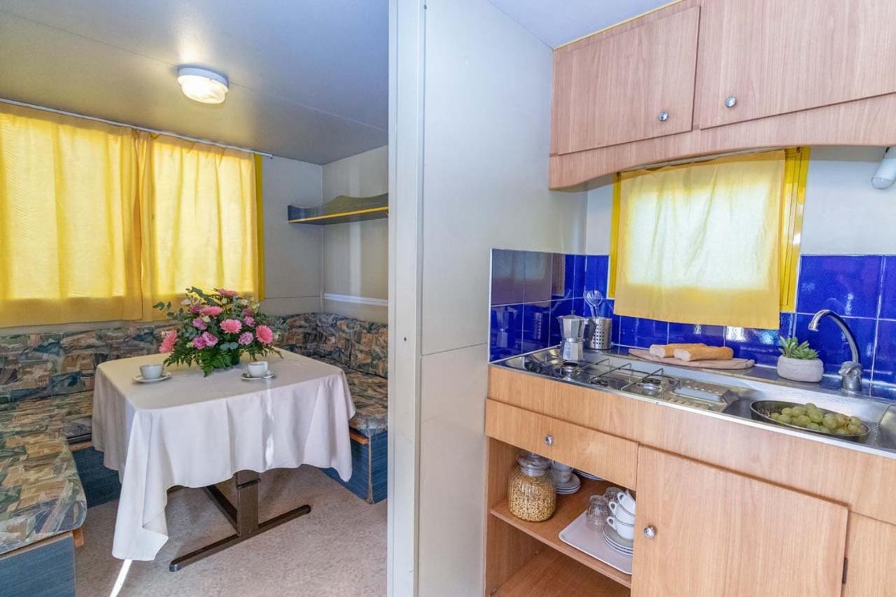 Village & Camping La Foce 발레도리아 외부 사진