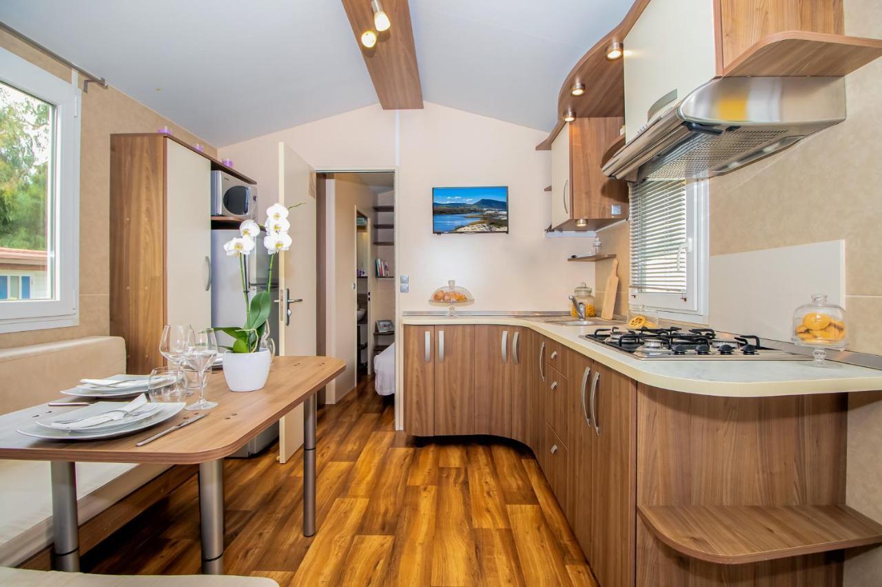 Village & Camping La Foce 발레도리아 외부 사진
